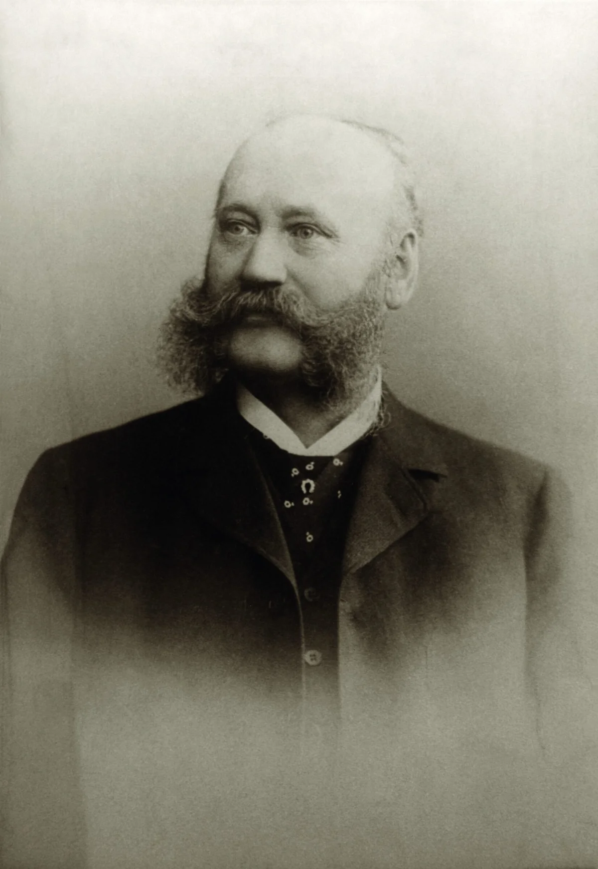 Georg Passier, Firmengründer und Regimentssattler